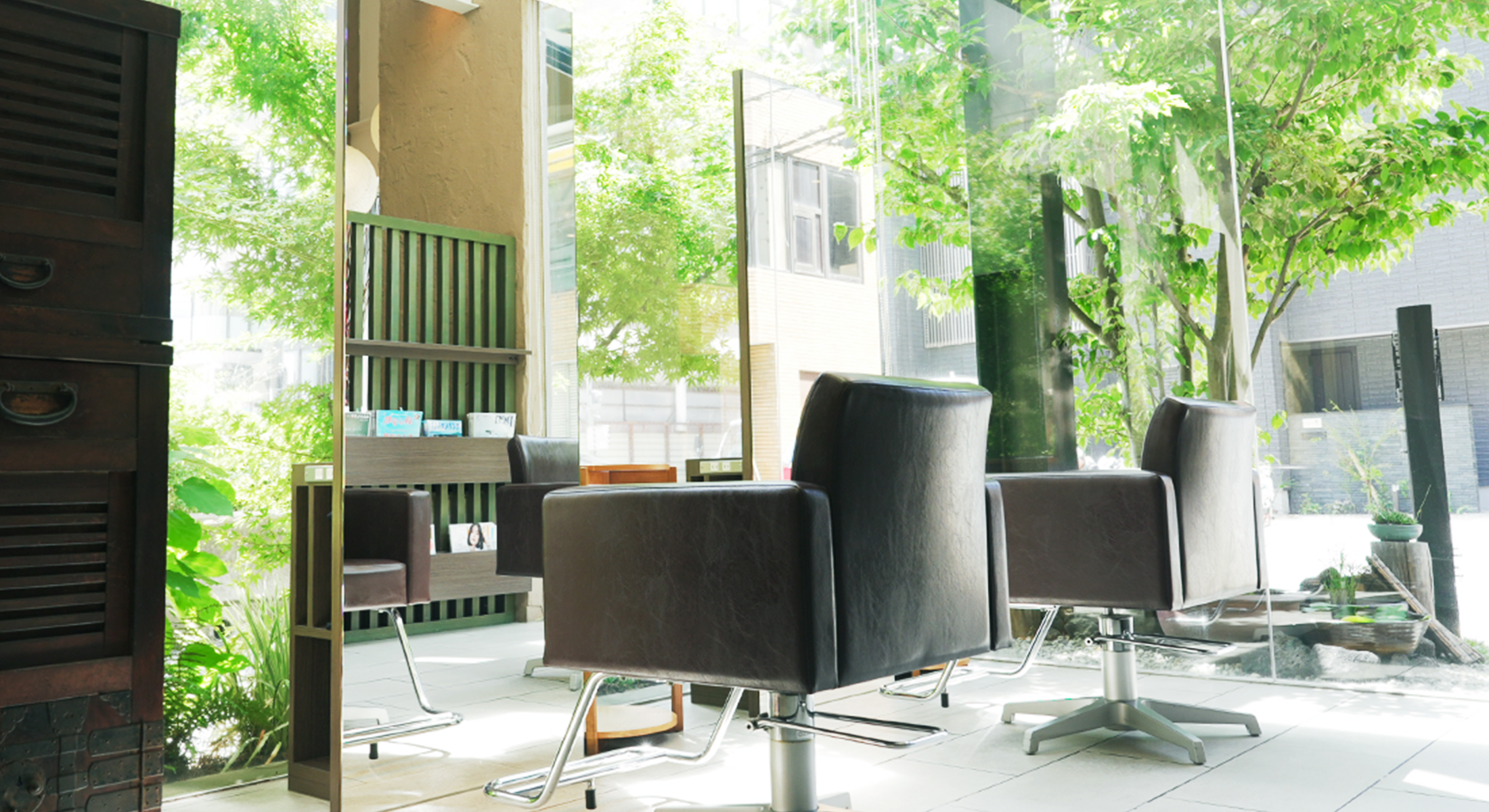 Feeasyの店舗の様子